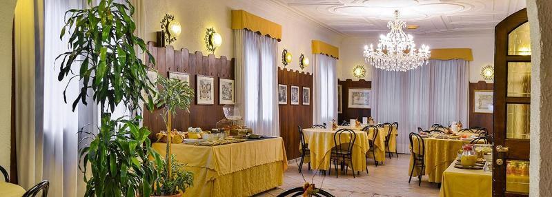 Hotel Don Abbondio Lecco Bagian luar foto