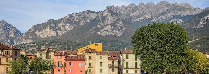 Hotel Don Abbondio Lecco Bagian luar foto