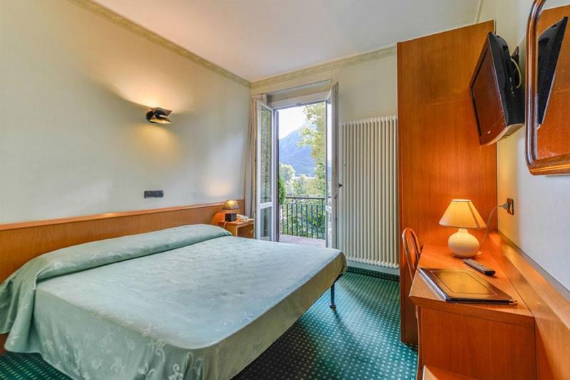 Hotel Don Abbondio Lecco Bagian luar foto
