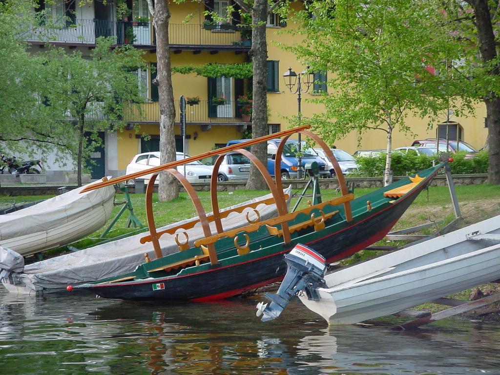 Hotel Don Abbondio Lecco Bagian luar foto