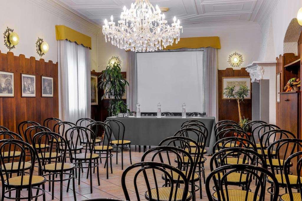 Hotel Don Abbondio Lecco Fasilitas foto